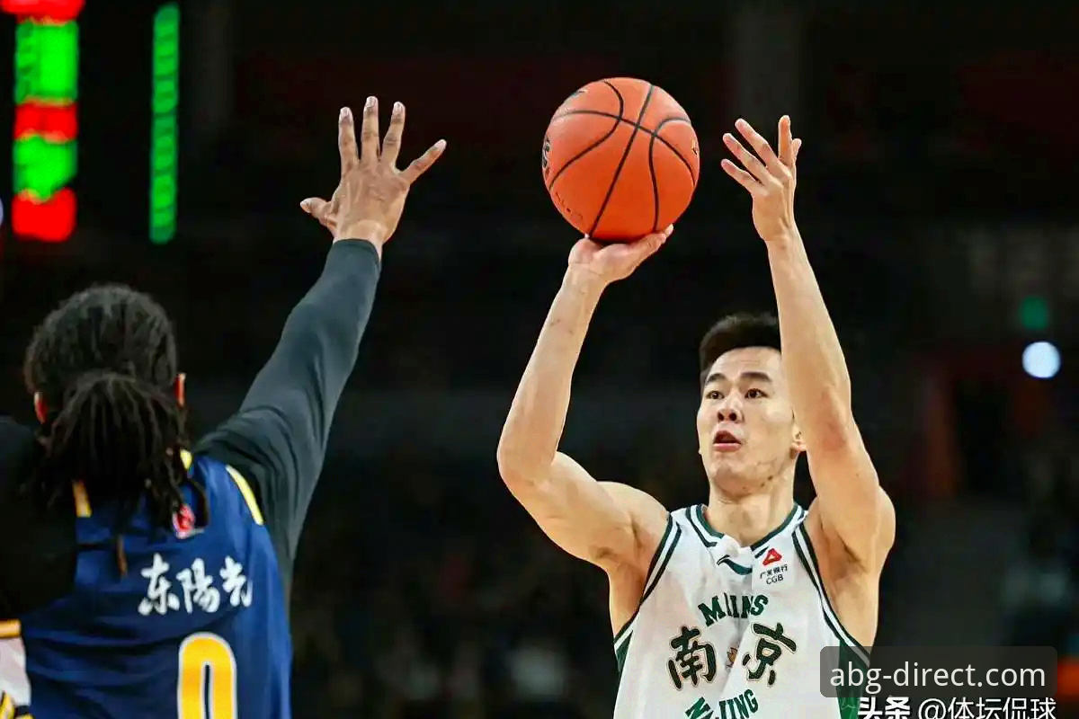 CBA季后赛首轮山西横扫青岛晋级八强：团队篮球与竞技韧性的深度解析